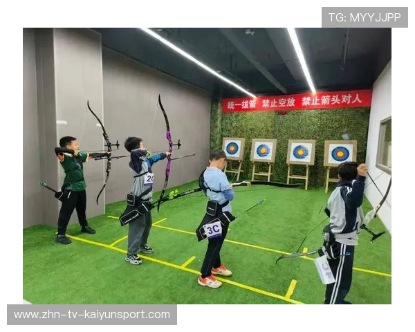 射箭学院完善青少年训练营师资选拔与培训体系，射箭馆培训